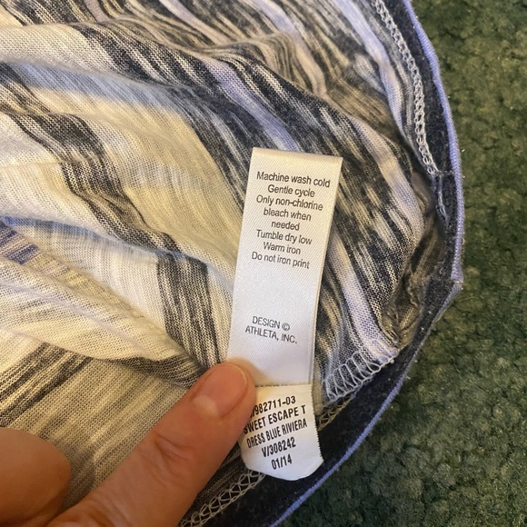 Athleta Tee Shirt - Picture 7 of 8